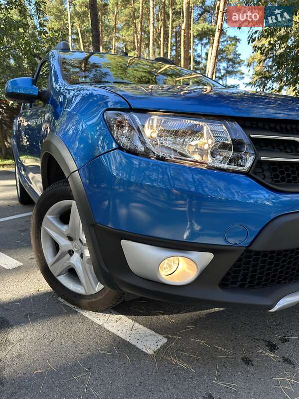 Внедорожник / Кроссовер Dacia Sandero StepWay 2016 в Белогородке