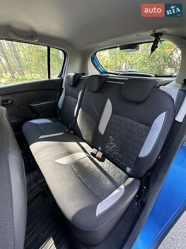 Внедорожник / Кроссовер Dacia Sandero StepWay 2016 в Белогородке
