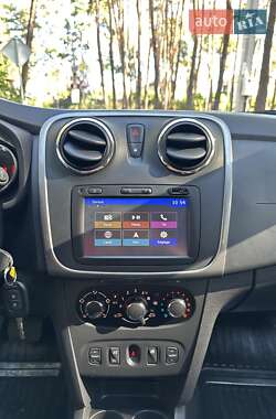 Позашляховик / Кросовер Dacia Sandero StepWay 2016 в 
