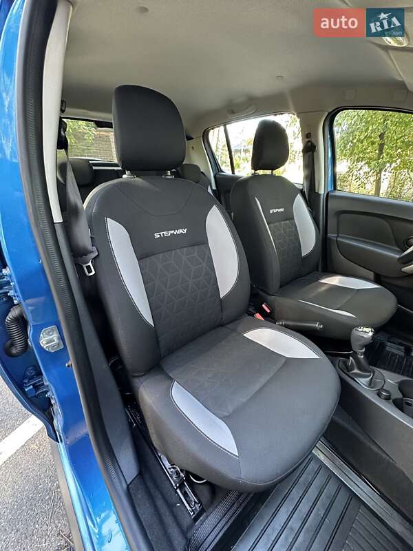 Внедорожник / Кроссовер Dacia Sandero StepWay 2016 в Белогородке