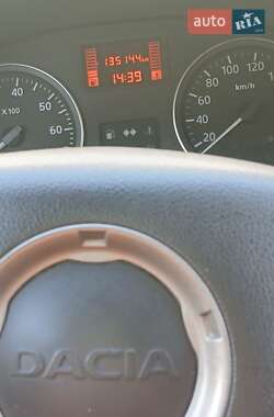 Позашляховик / Кросовер Dacia Sandero StepWay 2012 в  фото 6 Позашляховик / Кросовер Dacia Sandero StepWay 2012 в