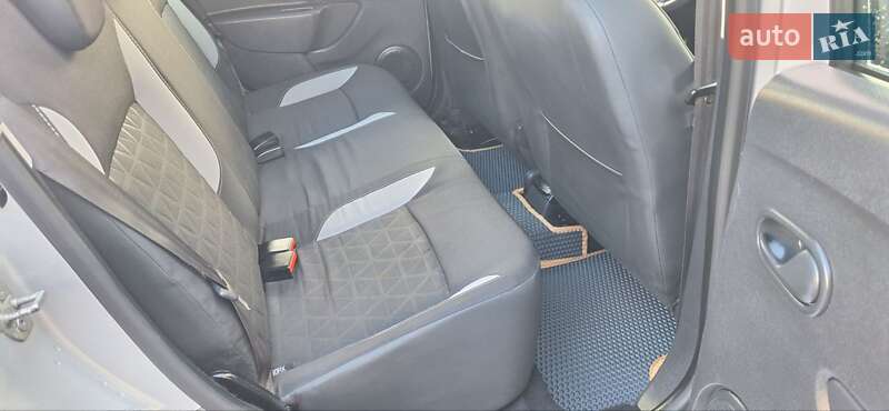 Внедорожник / Кроссовер Dacia Sandero StepWay 2013 в Новоархангельске фото 71 Внедорожник / Кроссовер Dacia Sandero StepWay 2013 в Новоархангельске