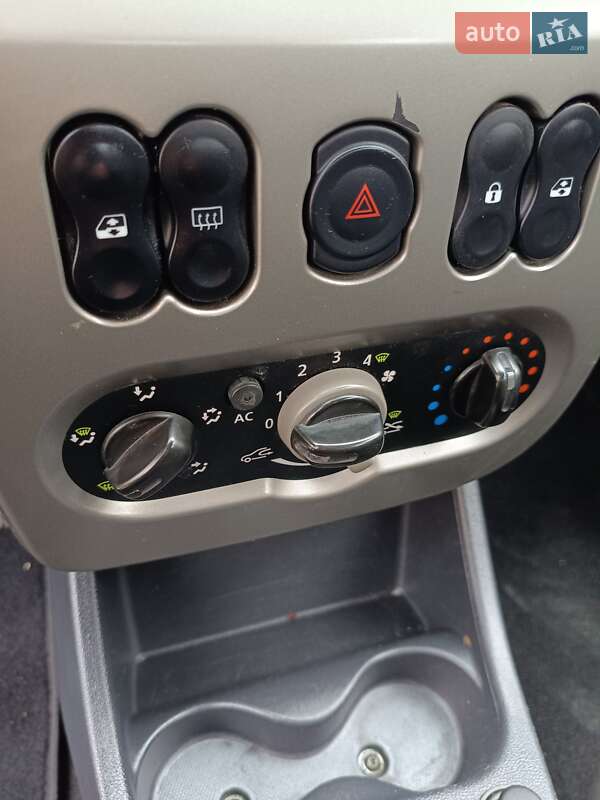 Внедорожник / Кроссовер Dacia Sandero StepWay 2011 в Любешове фото 15 Внедорожник / Кроссовер Dacia Sandero StepWay 2011 в Любешове