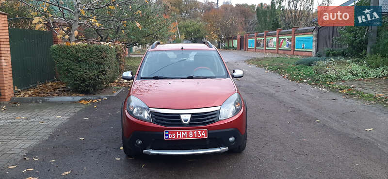Внедорожник / Кроссовер Dacia Sandero StepWay 2012 в Чернигове