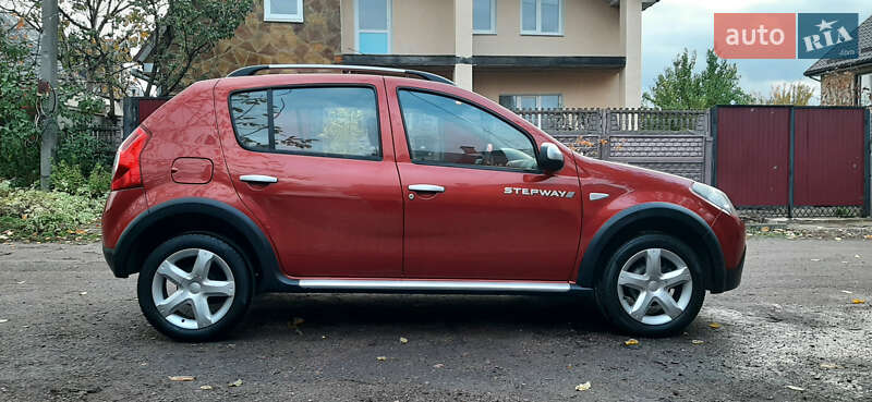 Внедорожник / Кроссовер Dacia Sandero StepWay 2012 в Чернигове