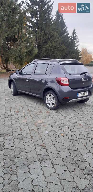 Внедорожник / Кроссовер Dacia Sandero StepWay 2016 в Ровно