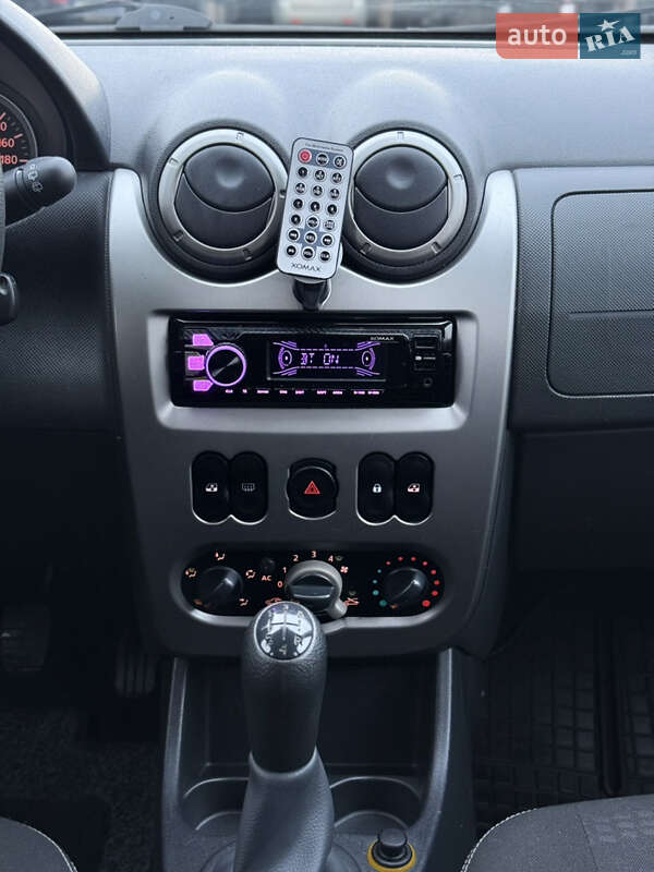 Внедорожник / Кроссовер Dacia Sandero StepWay 2010 в Владимире фото 38 Внедорожник / Кроссовер Dacia Sandero StepWay 2010 в Владимире