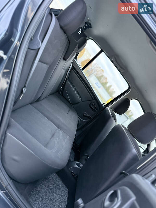 Внедорожник / Кроссовер Dacia Sandero StepWay 2010 в Владимире фото 75 Внедорожник / Кроссовер Dacia Sandero StepWay 2010 в Владимире