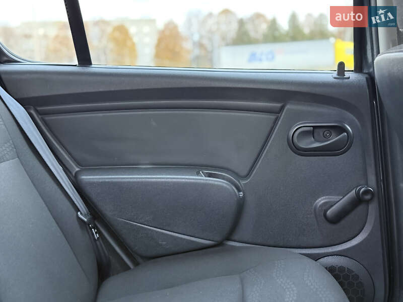 Внедорожник / Кроссовер Dacia Sandero StepWay 2010 в Владимире фото 80 Внедорожник / Кроссовер Dacia Sandero StepWay 2010 в Владимире