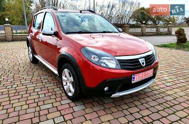 Внедорожник / Кроссовер Dacia Sandero StepWay 2011 в Хороле