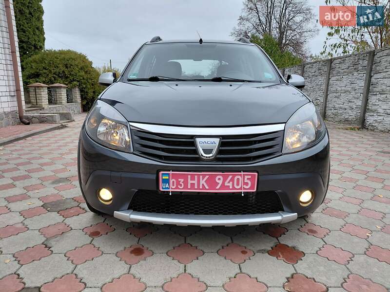 Внедорожник / Кроссовер Dacia Sandero StepWay 2010 в Хороле