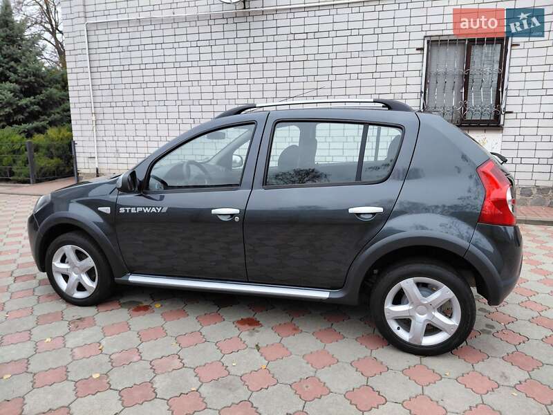 Внедорожник / Кроссовер Dacia Sandero StepWay 2010 в Хороле