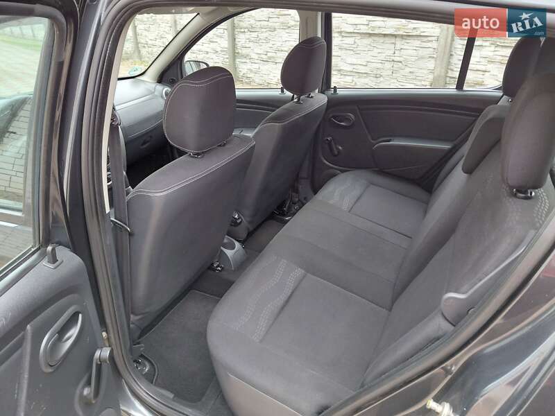 Внедорожник / Кроссовер Dacia Sandero StepWay 2010 в Хороле
