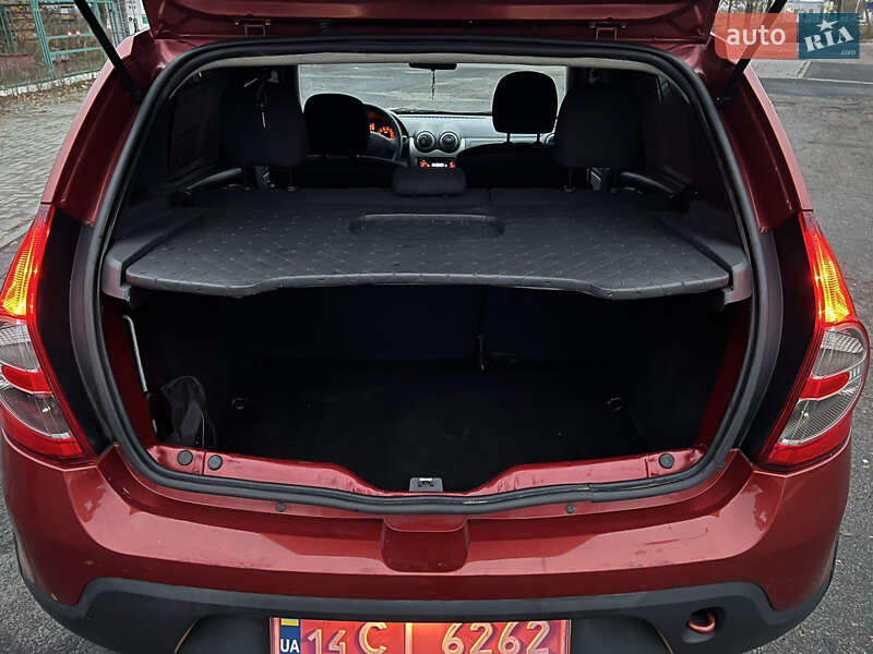 Позашляховик / Кросовер Dacia Sandero StepWay 2012 в Гадячі фото 9 Позашляховик / Кросовер Dacia Sandero StepWay 2012 в Гадячі