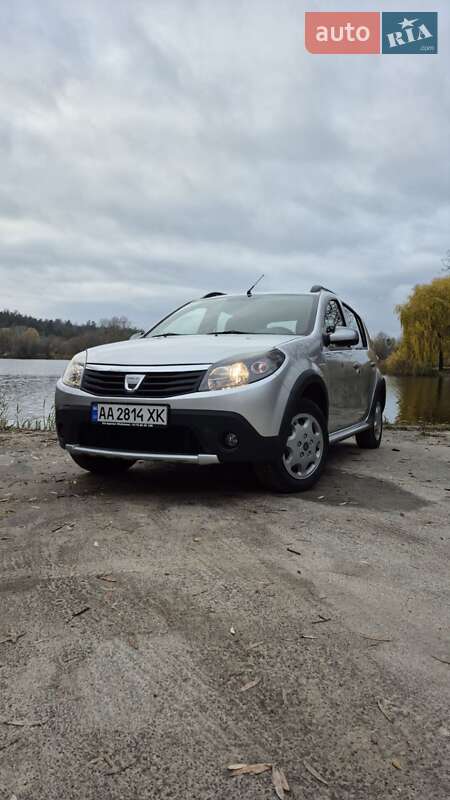 Позашляховик / Кросовер Dacia Sandero StepWay 2009 в Києві фото Позашляховик / Кросовер Dacia Sandero StepWay 2009 в Києві
