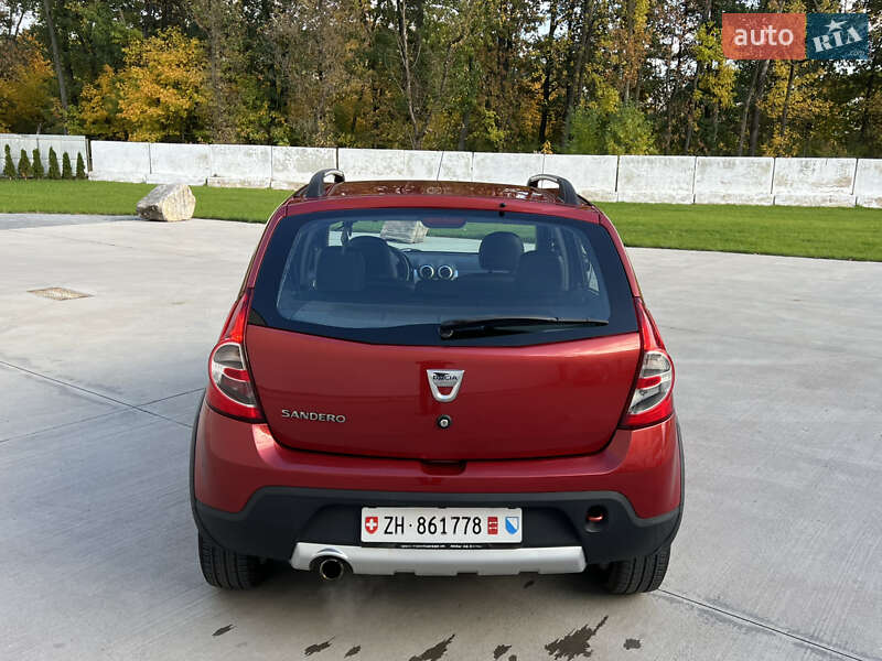Позашляховик / Кросовер Dacia Sandero StepWay 2012 в Луцьку