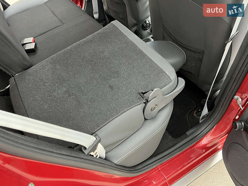 Позашляховик / Кросовер Dacia Sandero StepWay 2012 в Луцьку