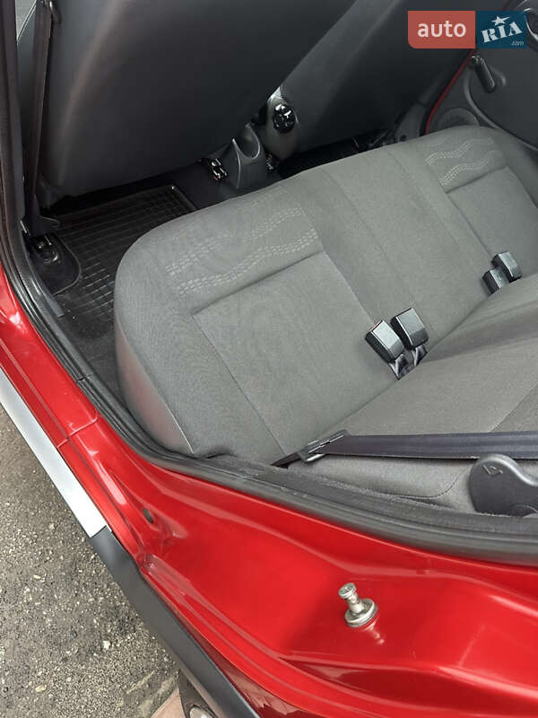 Внедорожник / Кроссовер Dacia Sandero StepWay 2011 в Хороле фото 18 Внедорожник / Кроссовер Dacia Sandero StepWay 2011 в Хороле