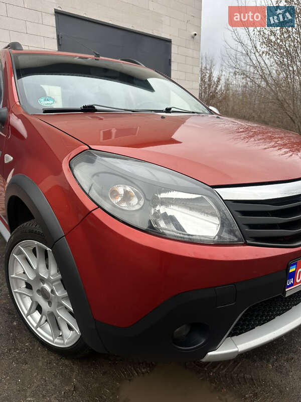 Внедорожник / Кроссовер Dacia Sandero StepWay 2011 в Хороле фото 30 Внедорожник / Кроссовер Dacia Sandero StepWay 2011 в Хороле