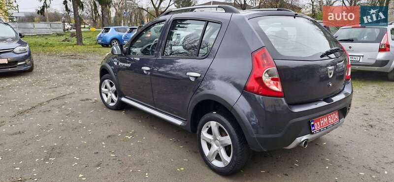 Позашляховик / Кросовер Dacia Sandero StepWay 2012 в Красилові