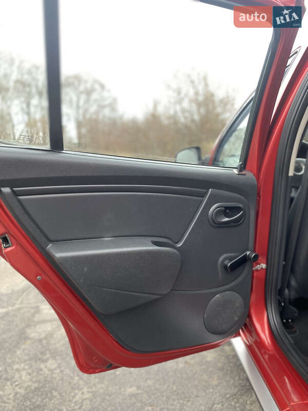 Позашляховик / Кросовер Dacia Sandero StepWay 2011 в Хоролі фото 19 Позашляховик / Кросовер Dacia Sandero StepWay 2011 в Хоролі