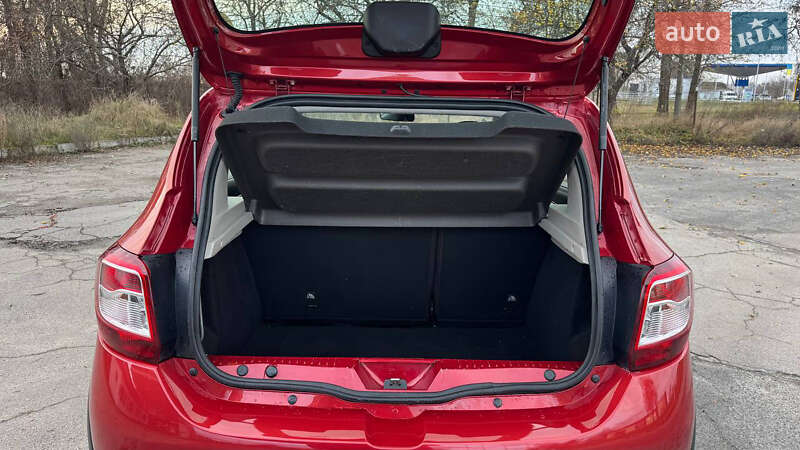 Позашляховик / Кросовер Dacia Sandero StepWay 2013 в Гадячі