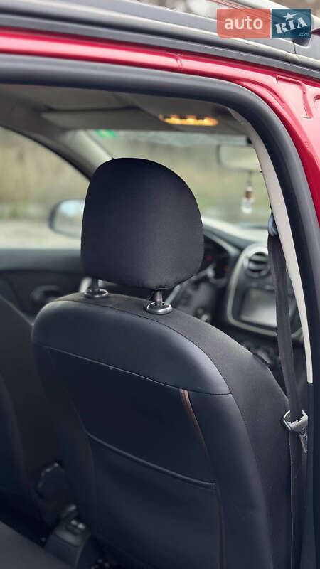 Позашляховик / Кросовер Dacia Sandero StepWay 2013 в Гадячі