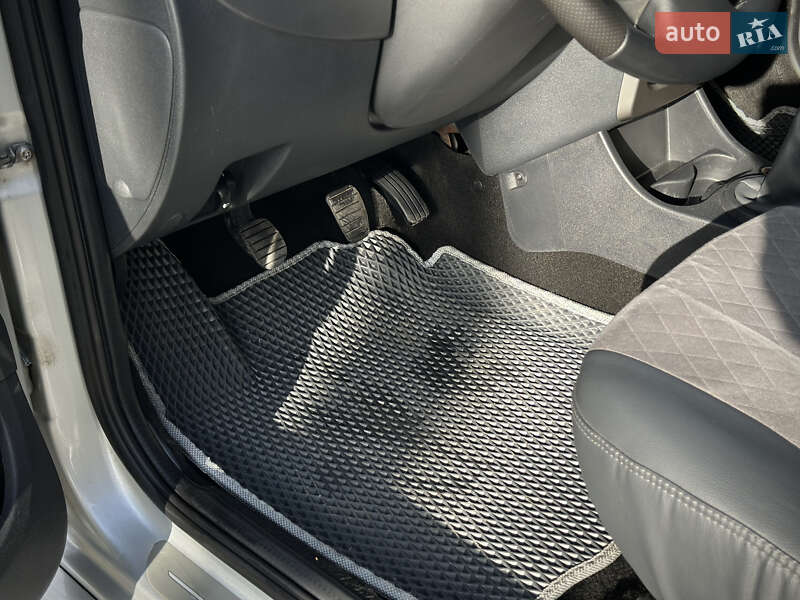 Внедорожник / Кроссовер Dacia Sandero StepWay 2012 в Сумах фото 46 Внедорожник / Кроссовер Dacia Sandero StepWay 2012 в Сумах