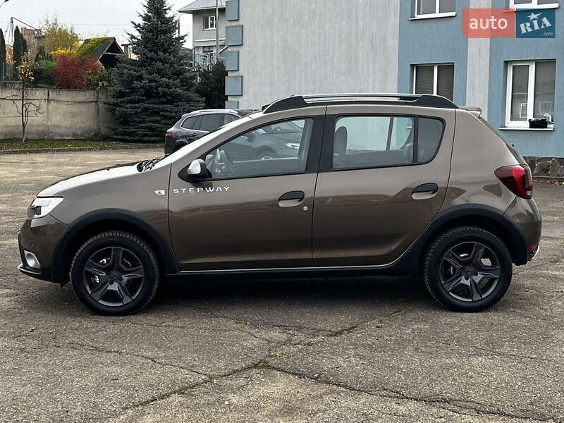 Внедорожник / Кроссовер Dacia Sandero StepWay 2017 в Луцке