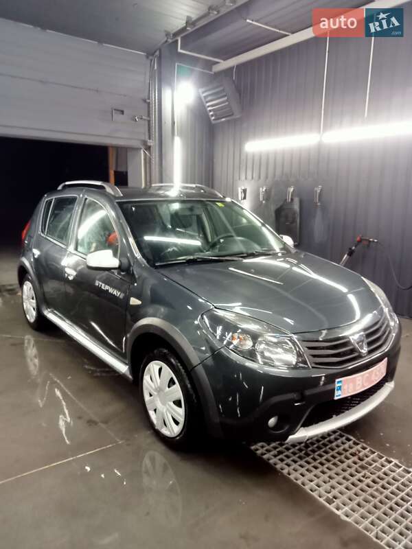 Позашляховик / Кросовер Dacia Sandero StepWay 2011 в Кам'янському