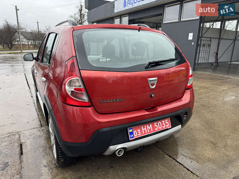 Позашляховик / Кросовер Dacia Sandero StepWay 2012 в Кролевці