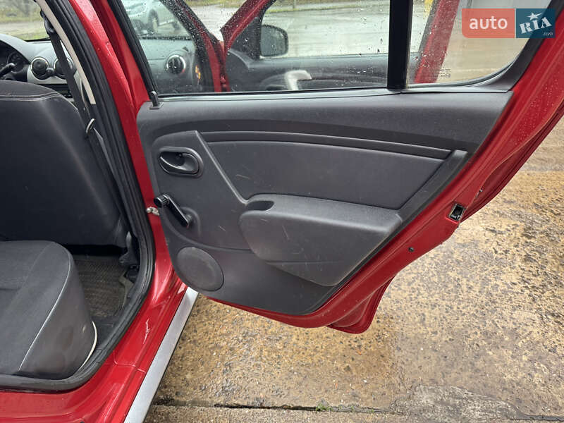 Позашляховик / Кросовер Dacia Sandero StepWay 2012 в Кролевці