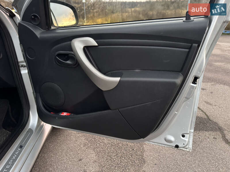 Внедорожник / Кроссовер Dacia Sandero StepWay 2011 в Кролевце