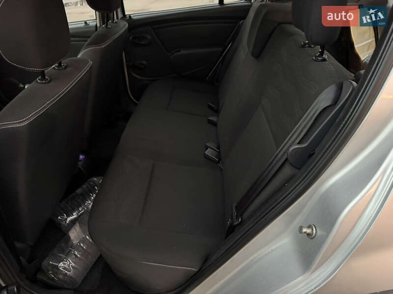 Внедорожник / Кроссовер Dacia Sandero StepWay 2011 в Кролевце