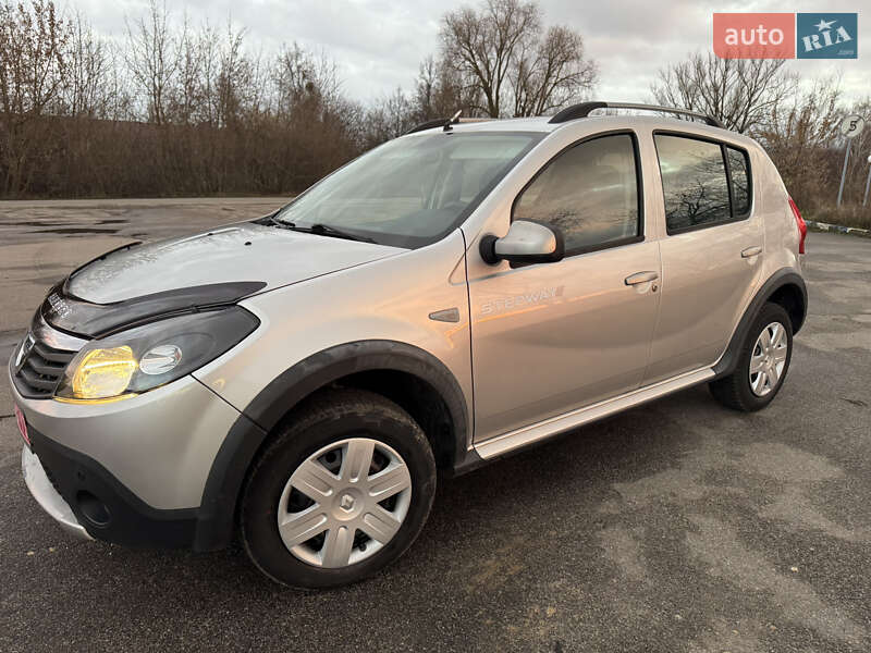 Внедорожник / Кроссовер Dacia Sandero StepWay 2011 в Кролевце
