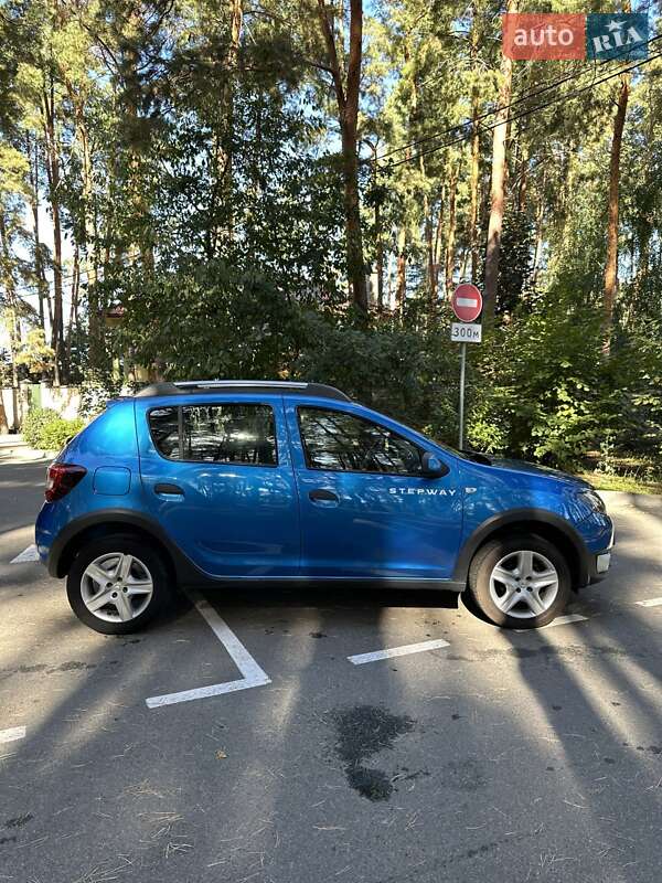 Позашляховик / Кросовер Dacia Sandero StepWay 2016 в Білогородці