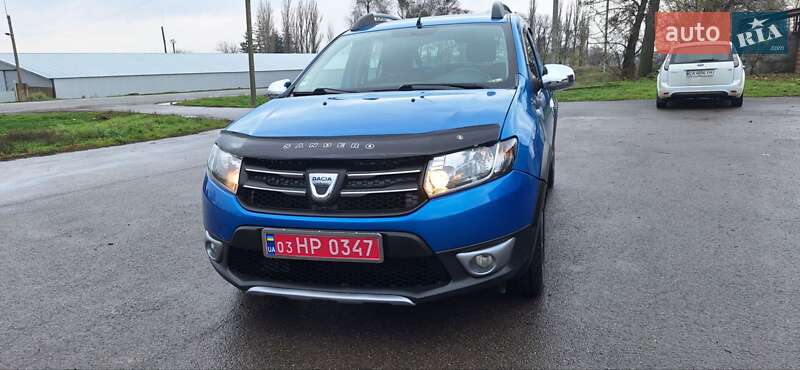 Внедорожник / Кроссовер Dacia Sandero StepWay 2015 в Новоархангельске