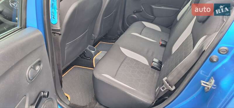 Внедорожник / Кроссовер Dacia Sandero StepWay 2015 в Новоархангельске