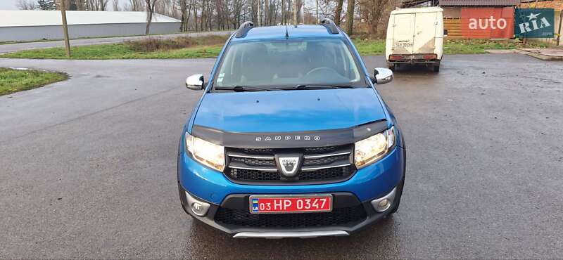 Внедорожник / Кроссовер Dacia Sandero StepWay 2015 в Новоархангельске