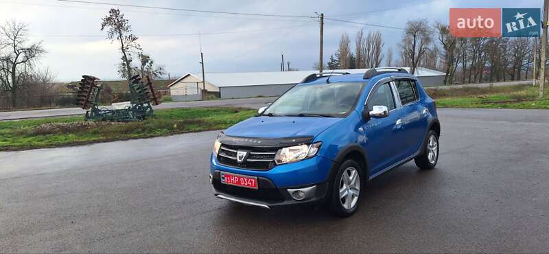 Внедорожник / Кроссовер Dacia Sandero StepWay 2015 в Новоархангельске