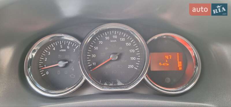 Внедорожник / Кроссовер Dacia Sandero StepWay 2015 в Новоархангельске