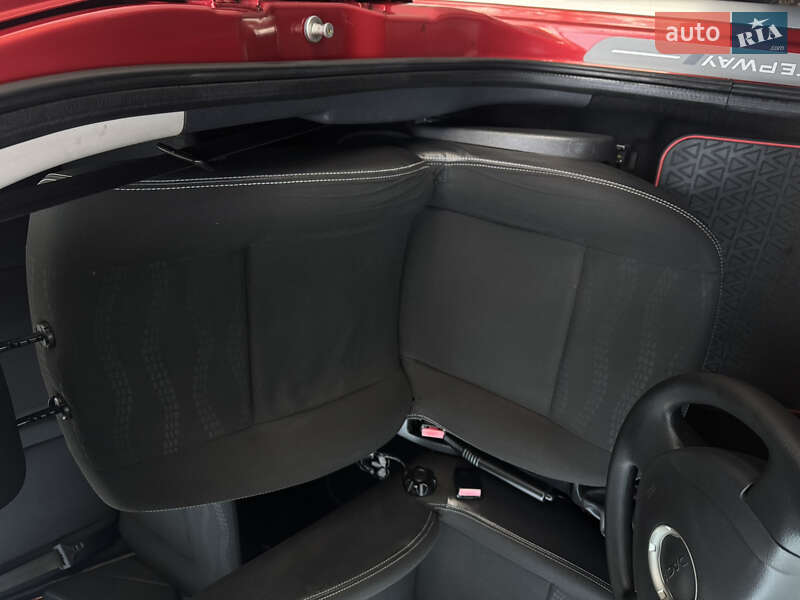 Позашляховик / Кросовер Dacia Sandero StepWay 2011 в Умані фото 13 Позашляховик / Кросовер Dacia Sandero StepWay 2011 в Умані