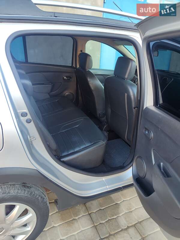 Внедорожник / Кроссовер Dacia Sandero StepWay 2013 в Тернополе