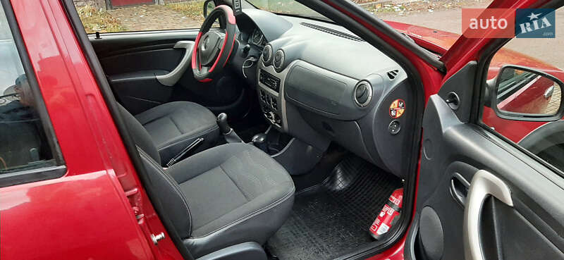 Позашляховик / Кросовер Dacia Sandero StepWay 2012 в Чернігові