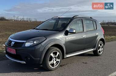 Позашляховик / Кросовер Dacia Sandero StepWay 2012 в Стрию