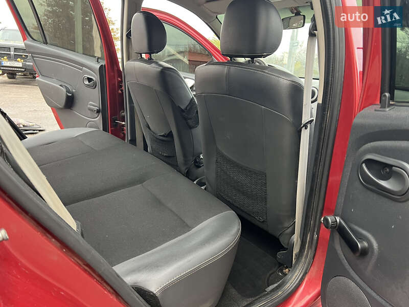 Хетчбек Dacia Sandero StepWay 2012 в Харкові