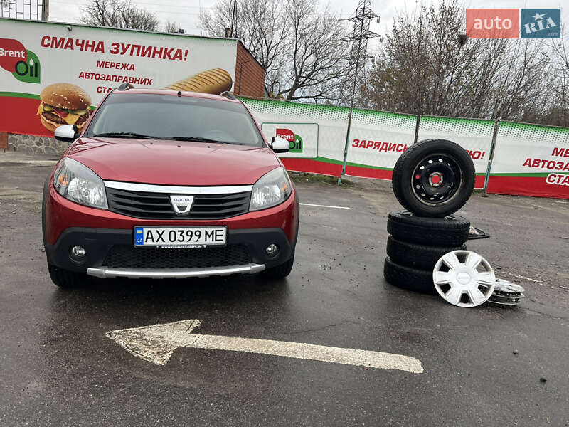 Хетчбек Dacia Sandero StepWay 2012 в Харкові