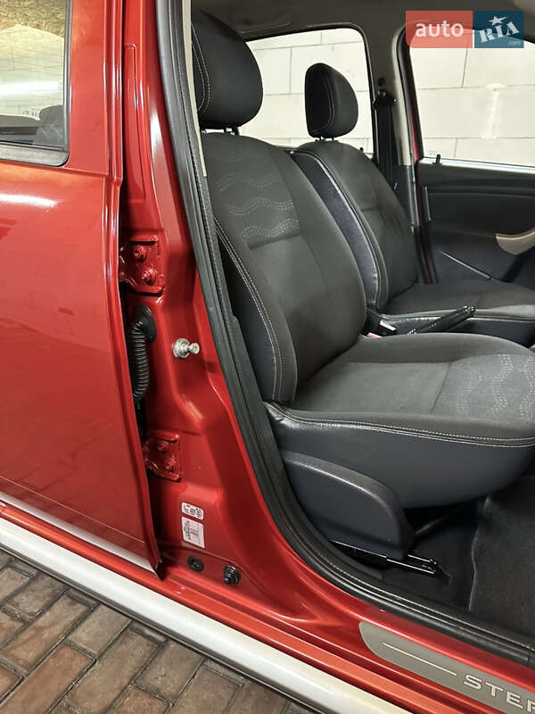 Позашляховик / Кросовер Dacia Sandero StepWay 2011 в Хоролі