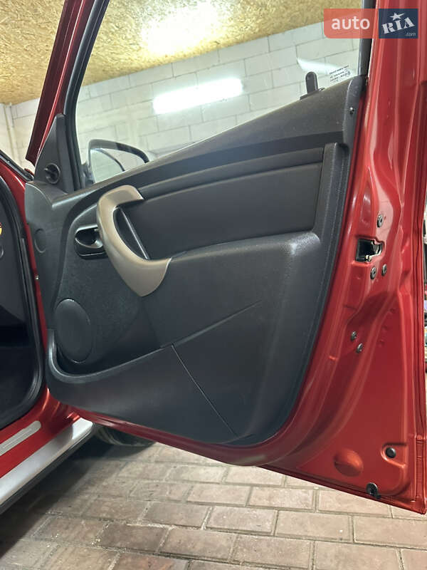 Позашляховик / Кросовер Dacia Sandero StepWay 2011 в Хоролі