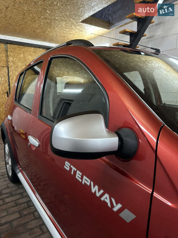 Позашляховик / Кросовер Dacia Sandero StepWay 2011 в Хоролі